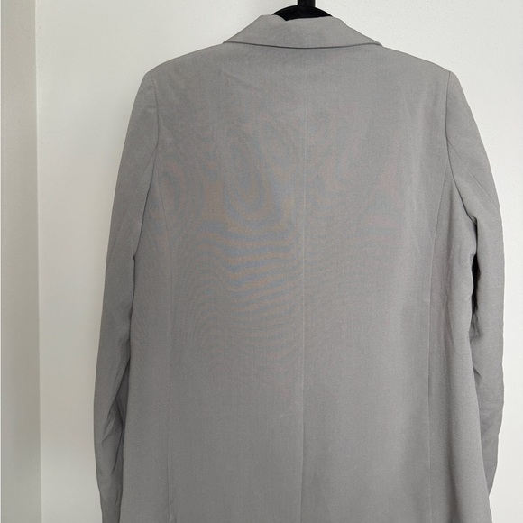 Forever 21 Contemporary Gray Blazer • Soft Fabric • Size M - Picture 5 of 5